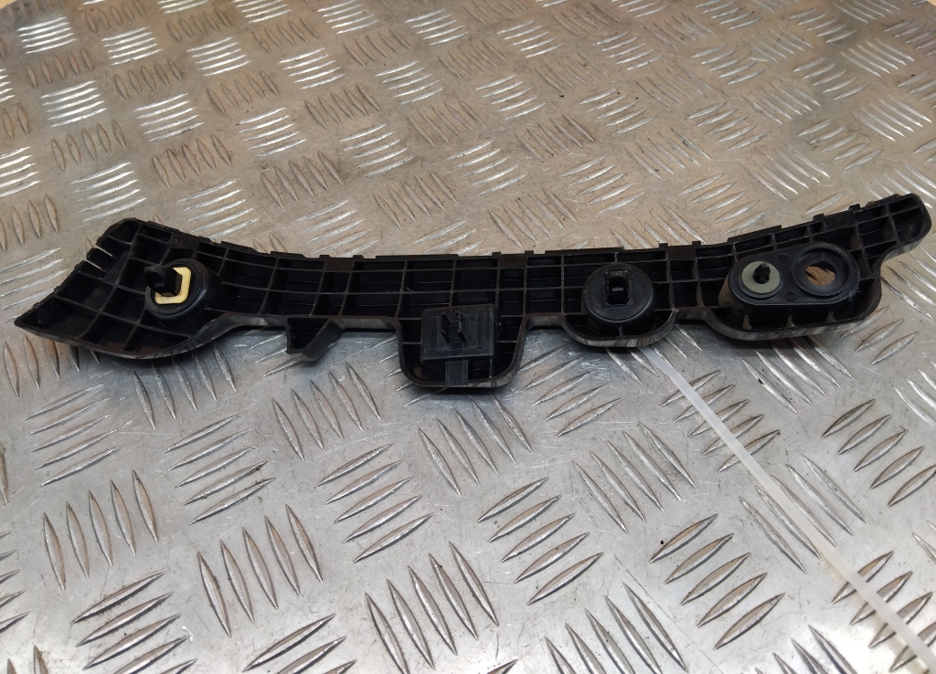 Кронштейн переднего бампера левый