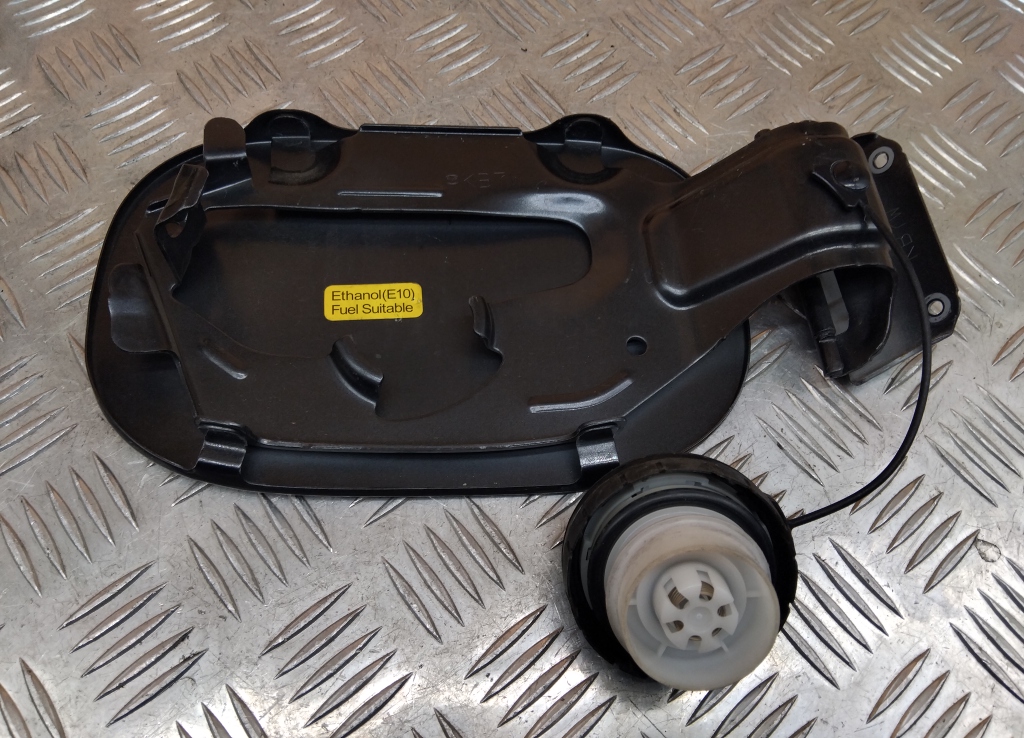 Лючок бензобака