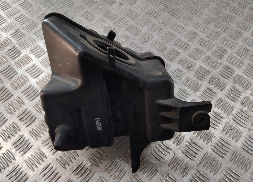 Резонатор воздушного фильтра