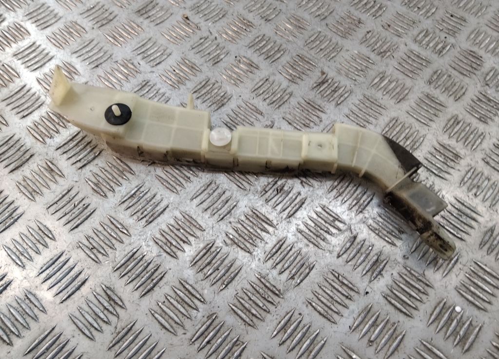 Кронштейн заднего бампера правый