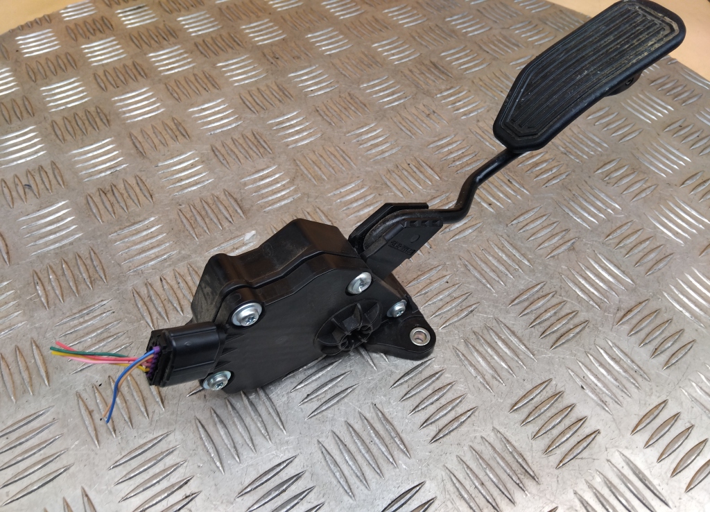 Педаль газа