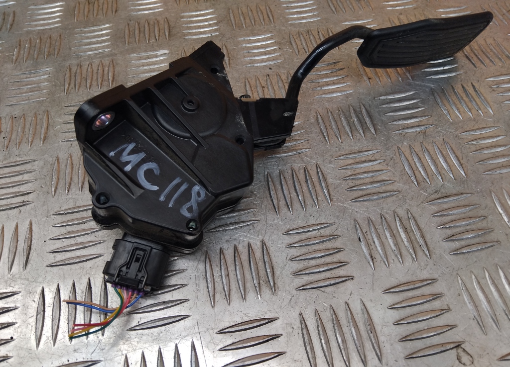 Педаль газа