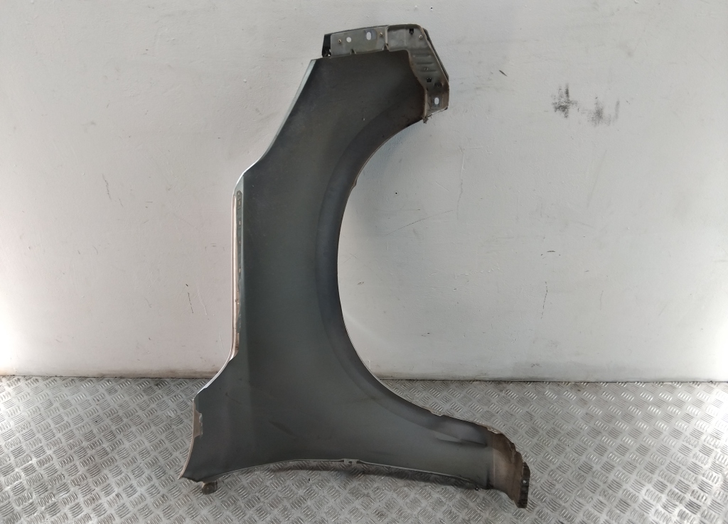 Крыло переднее левое