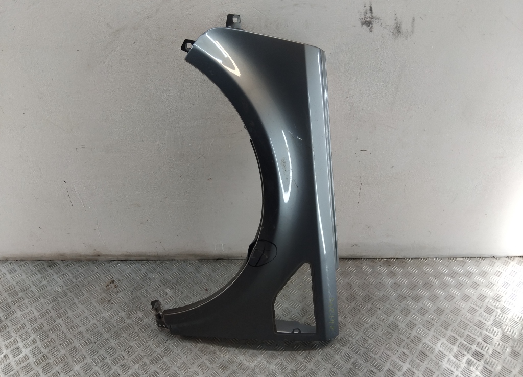 Крыло переднее левое