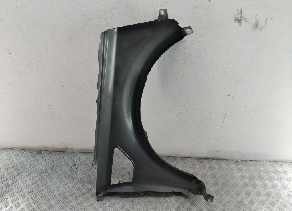 Крыло переднее левое