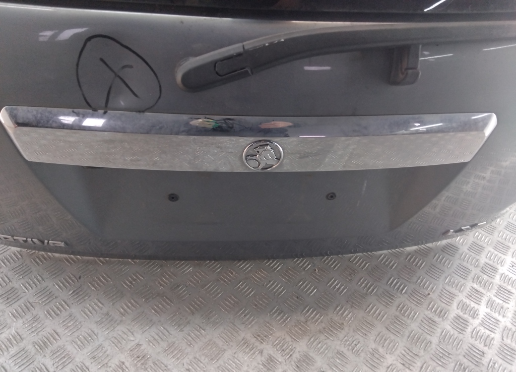 Накладка двери багажника