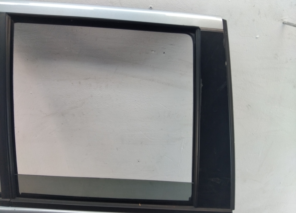 Стекло двери задней правой