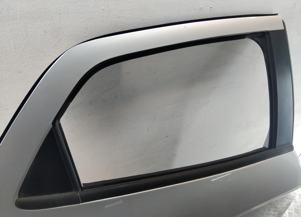 Накладка стекла заднего правого