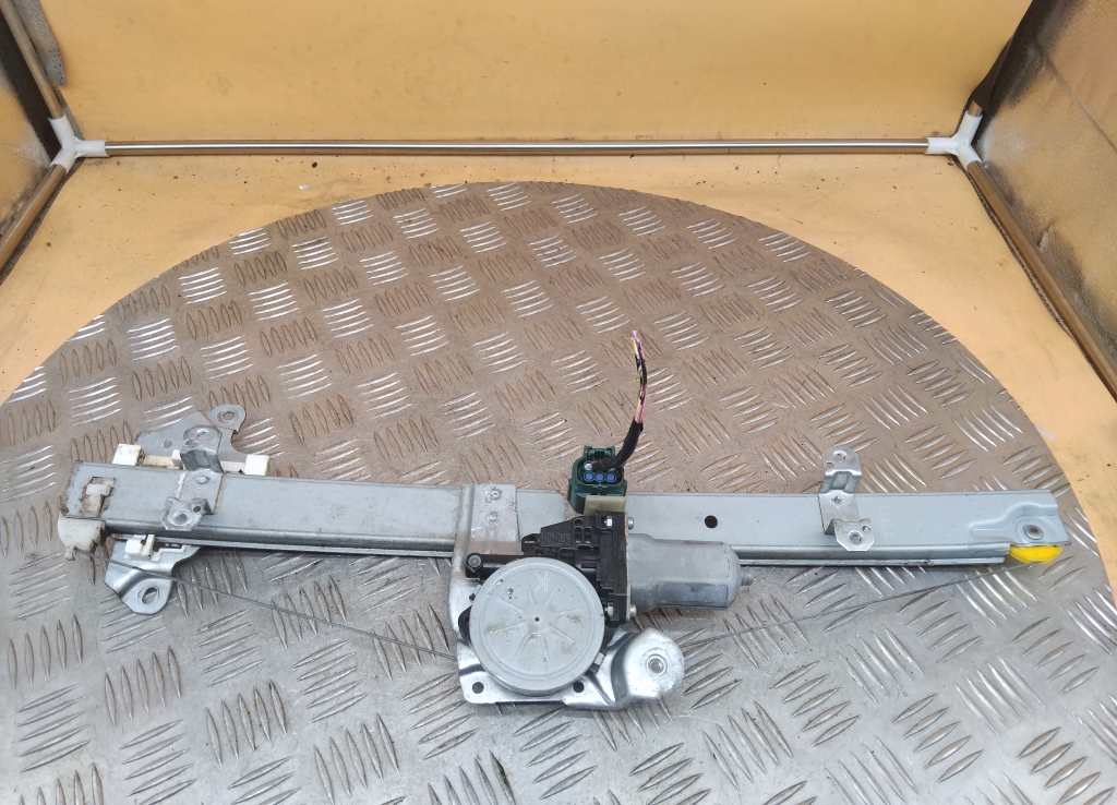 Стеклоподъемник электр. передний левый