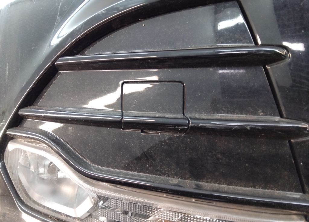 Заглушка буксировочного крюка