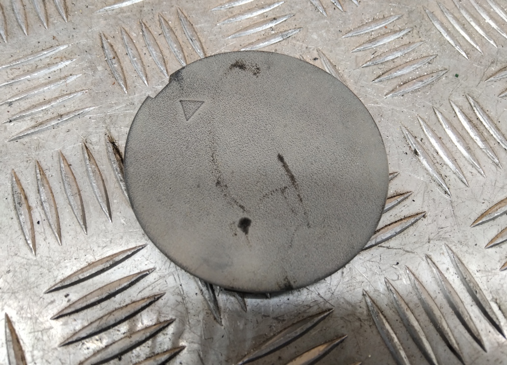 Заглушка буксировочного крюка