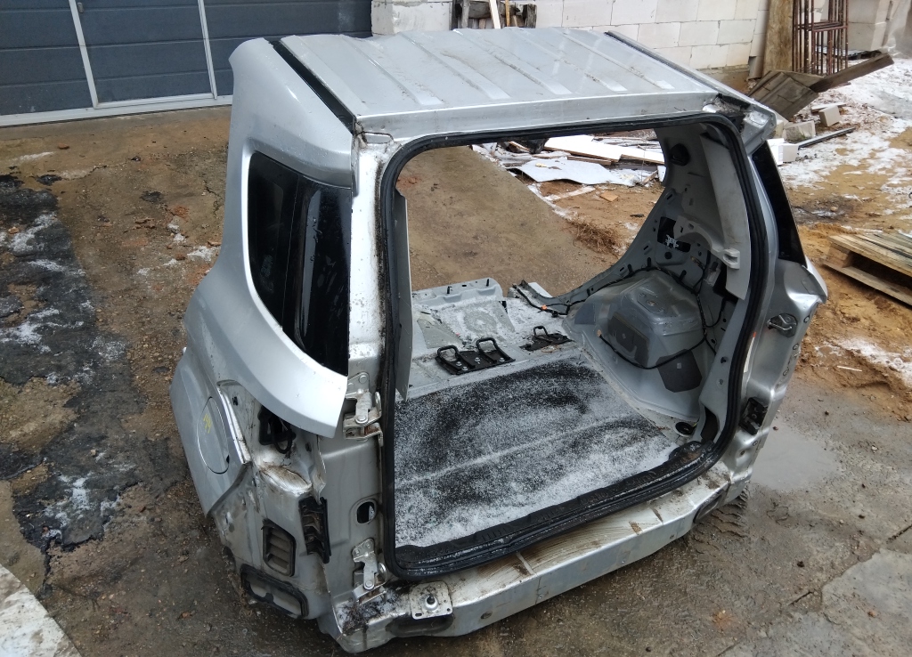 Кузовной элемент