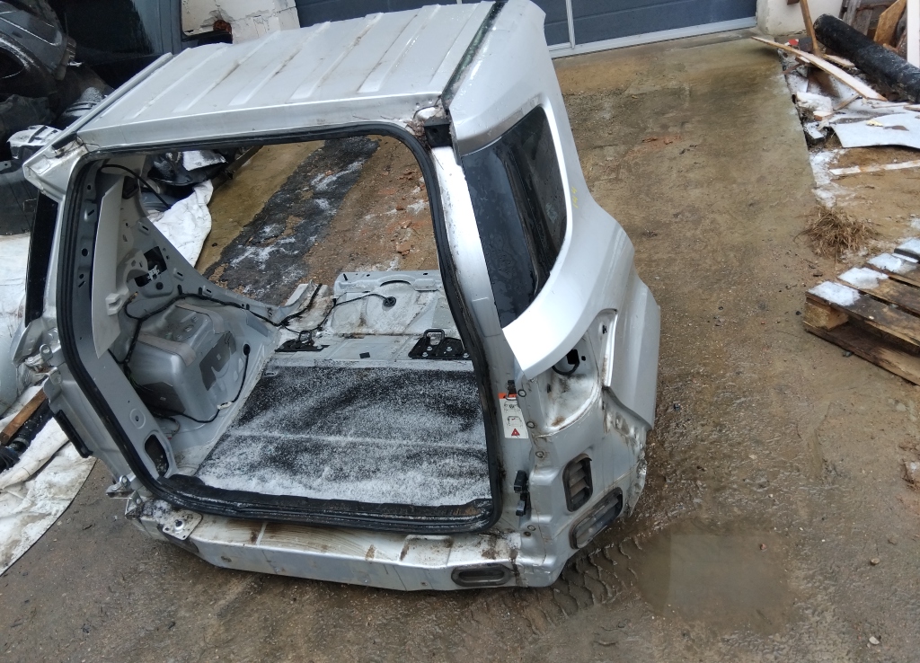 Кузовной элемент