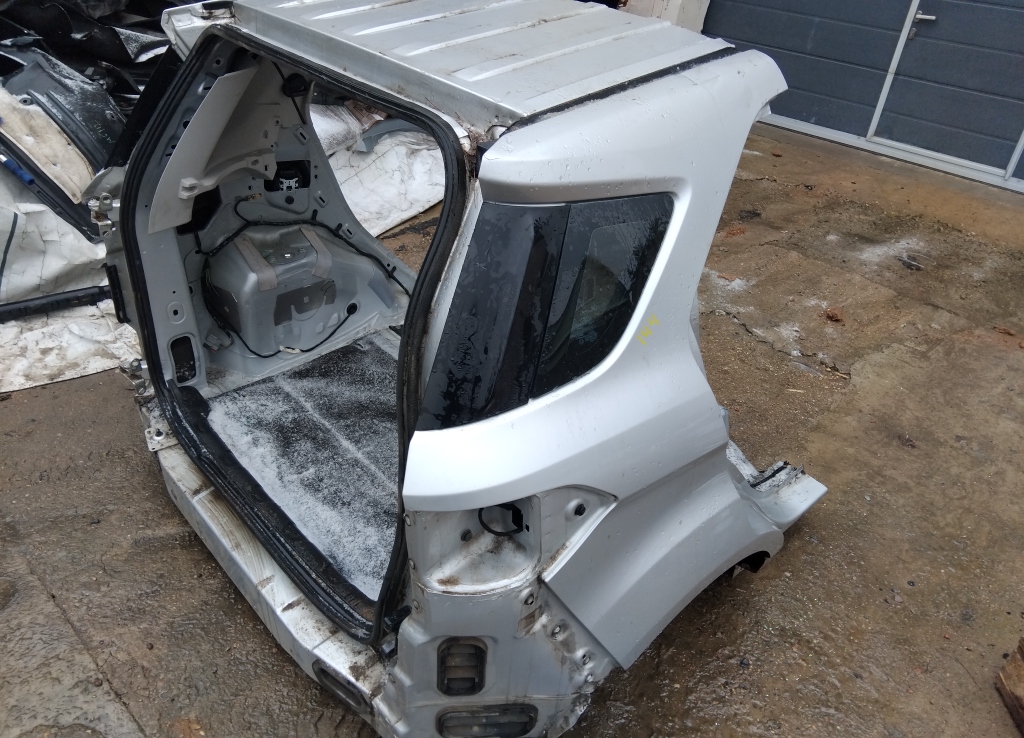 Кузовной элемент