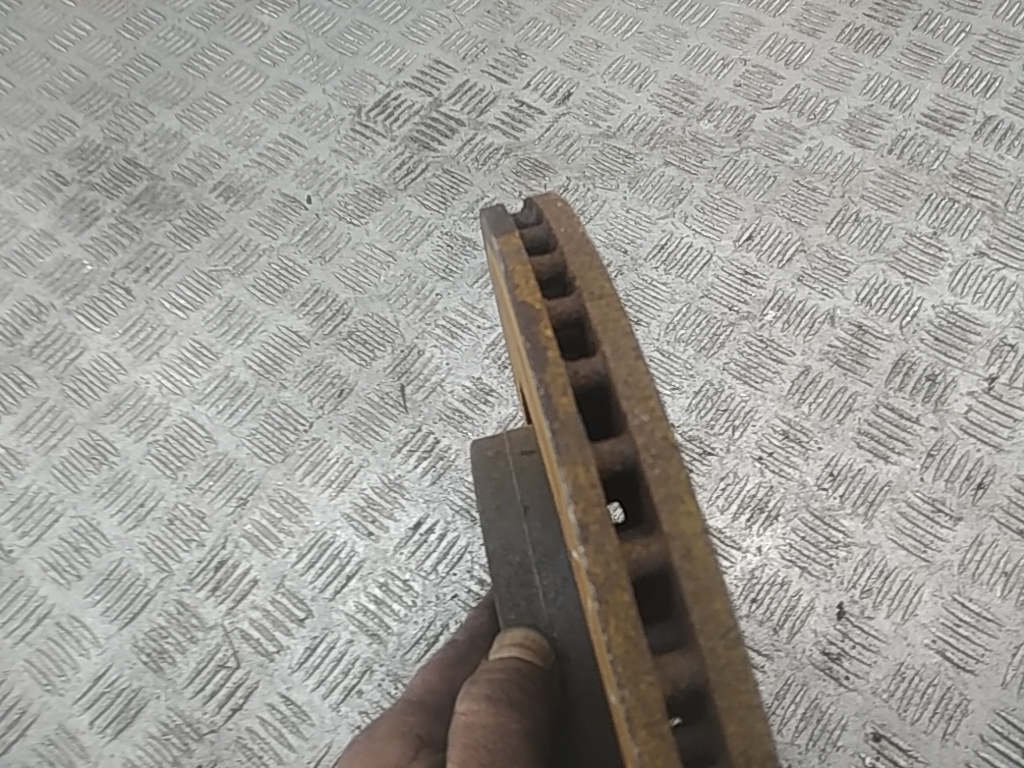 Диск тормозной передний вентилируемый