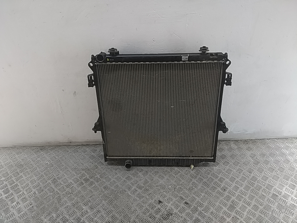 Радиатор охлаждения двигателя