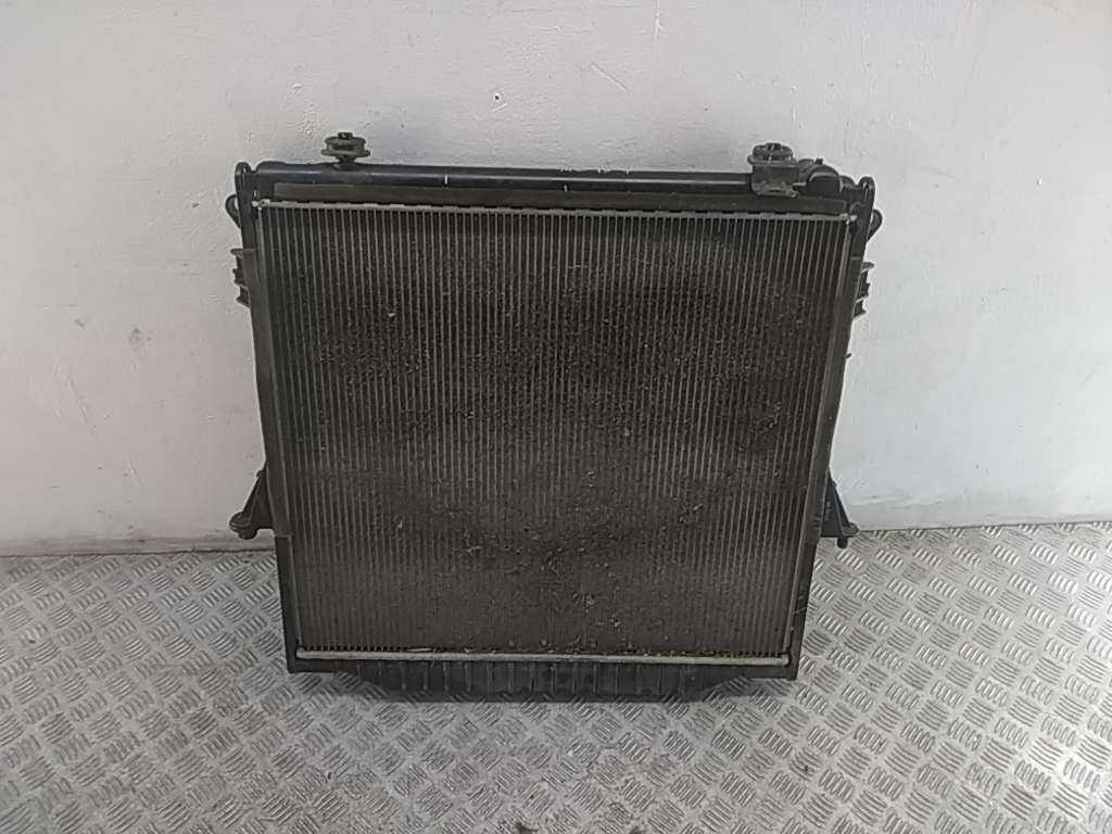 Радиатор охлаждения двигателя