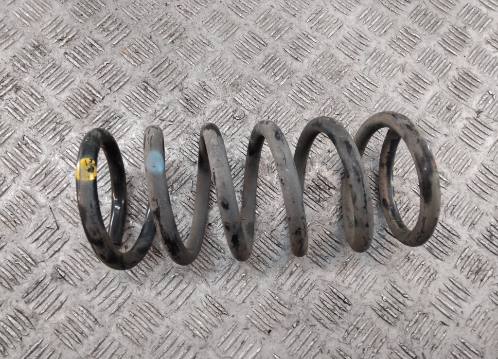 Пружина задняя