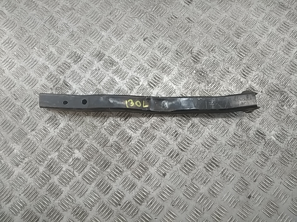 Кронштейн передней балки