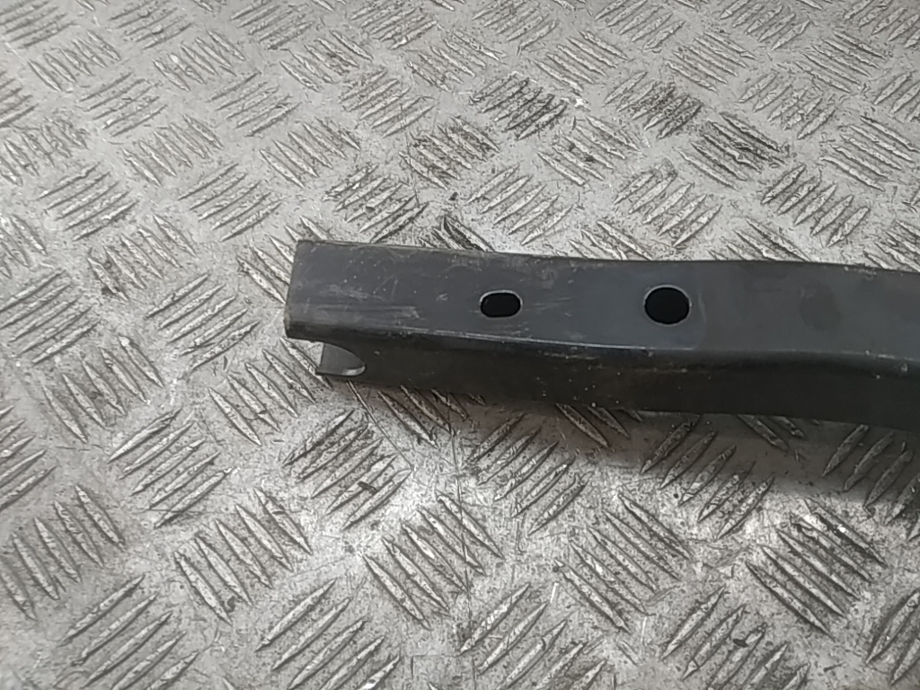 Кронштейн передней балки