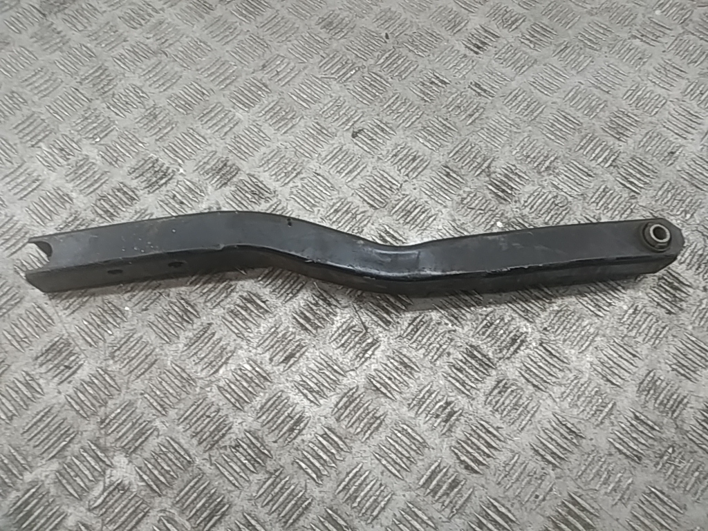 Кронштейн передней балки