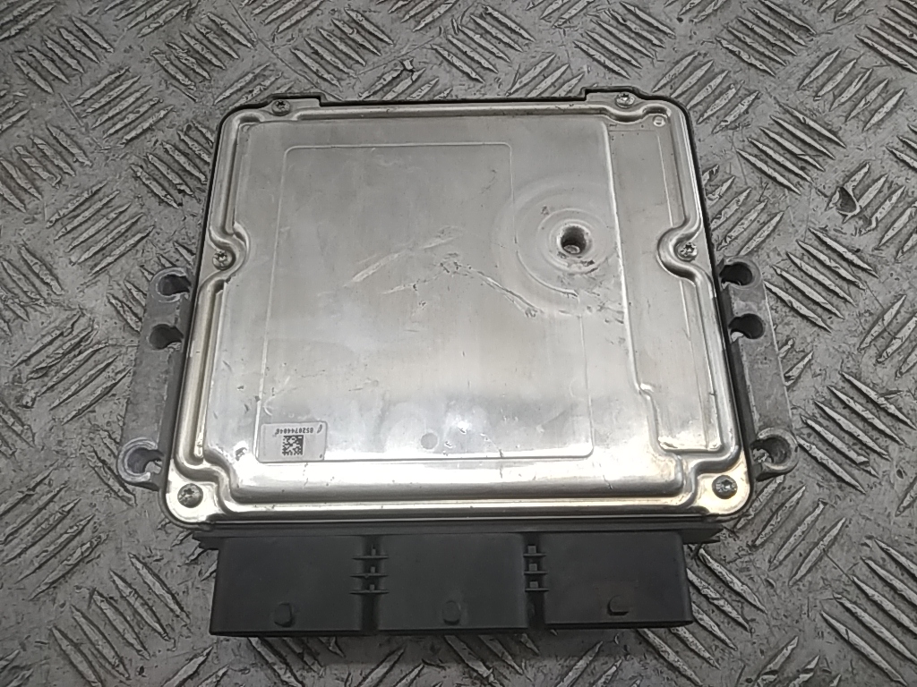 Блок управления двигателем