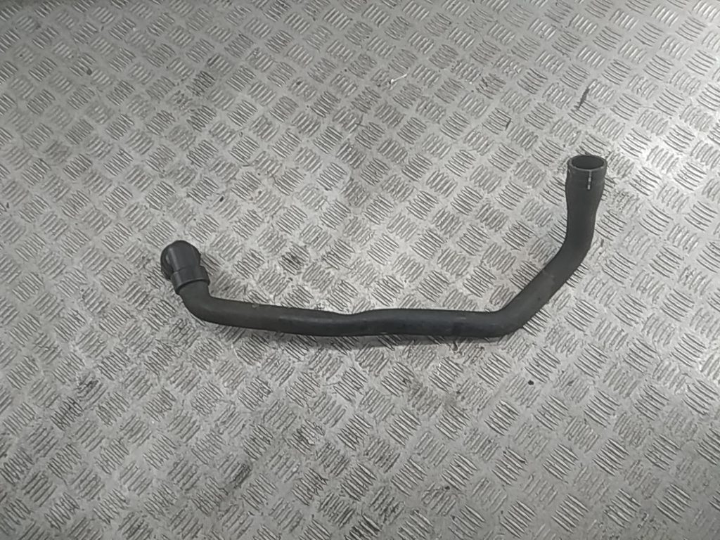 Патрубок радиатора