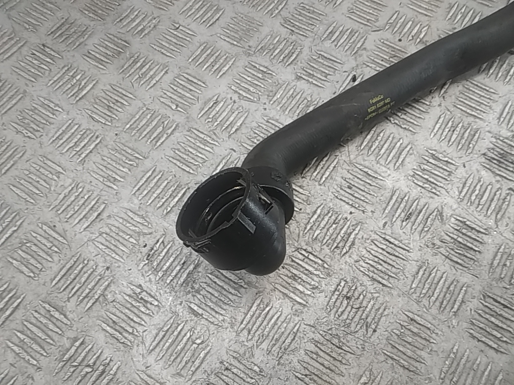 Патрубок радиатора