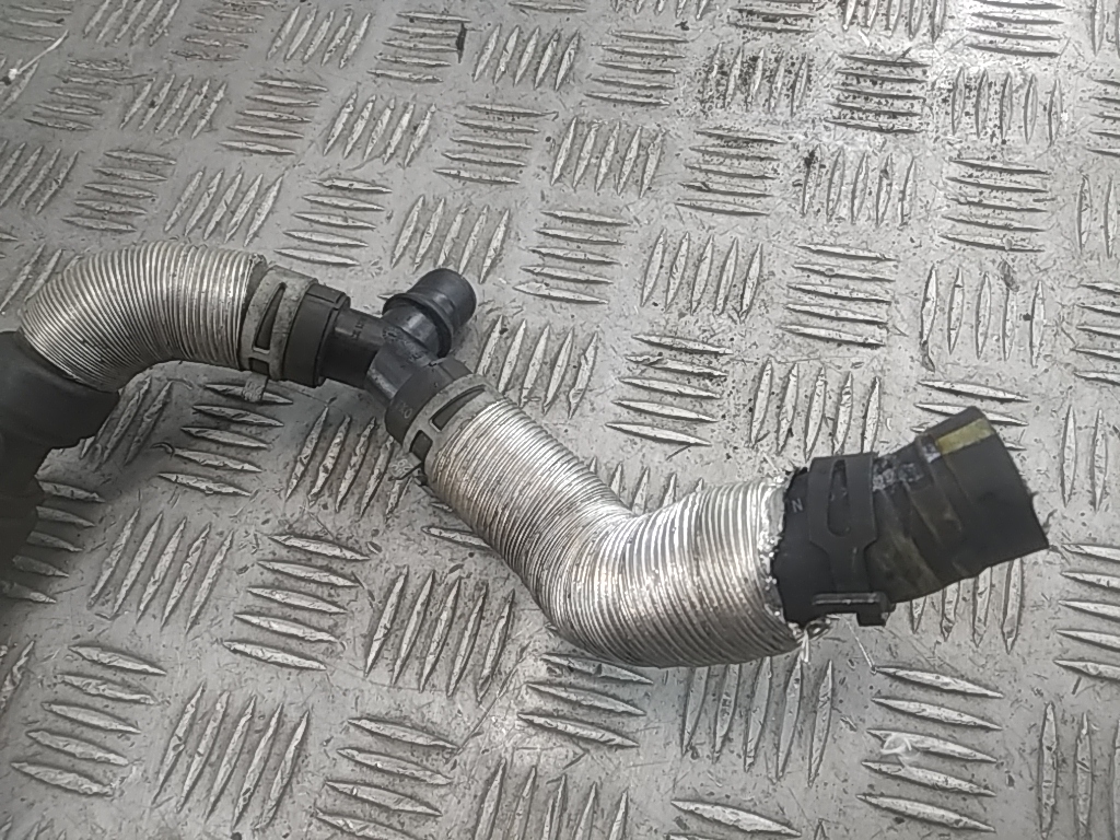 Шланг системы охлаждения