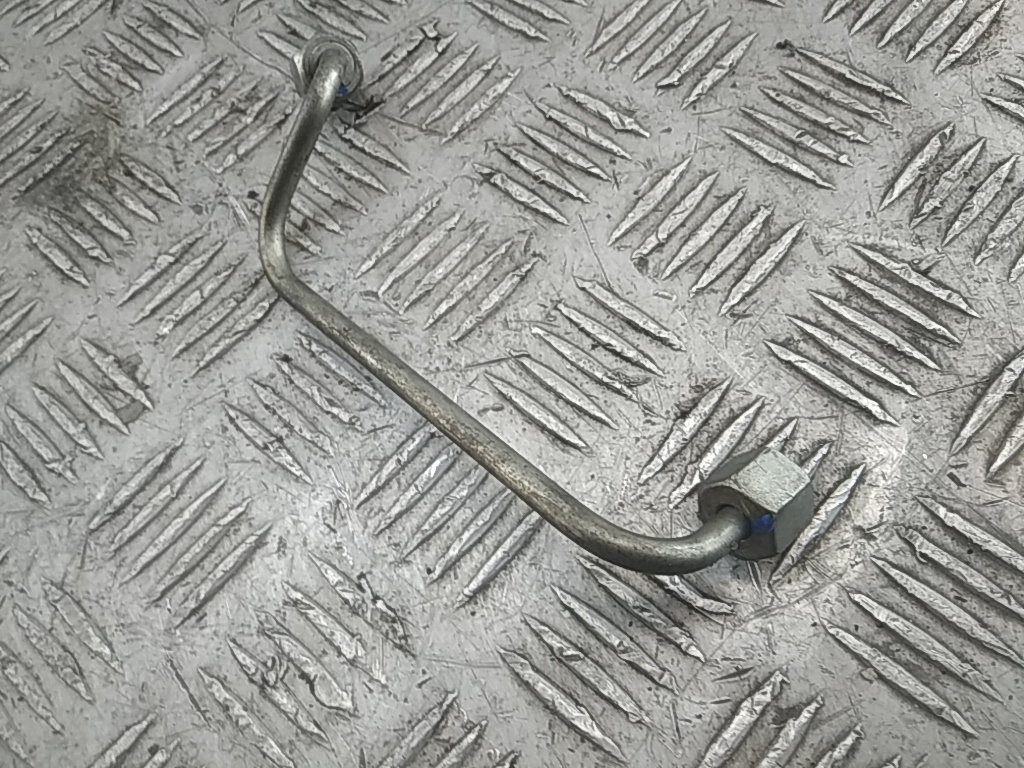 Трубка топливная