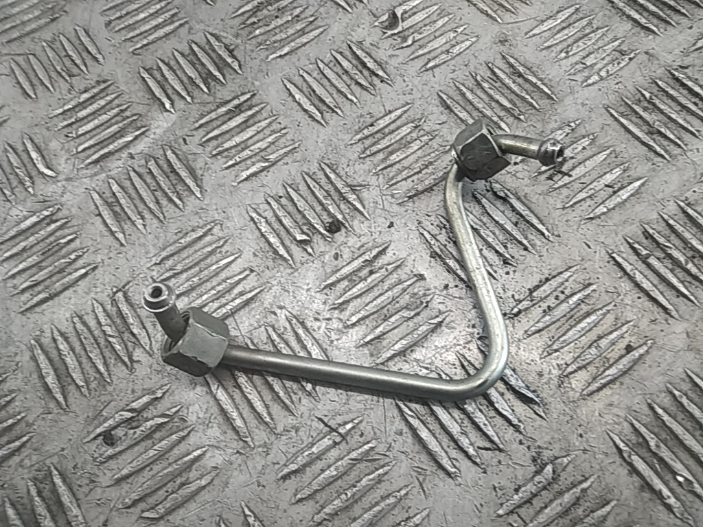 Трубка топливная