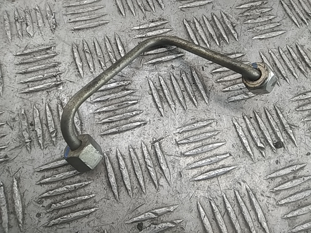 Трубка топливная