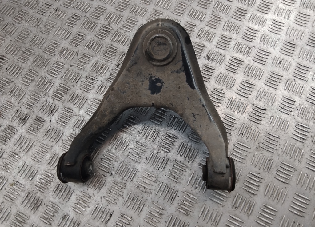 Рычаг передний верхний правый