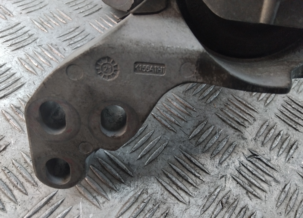 Опора двигателя правая