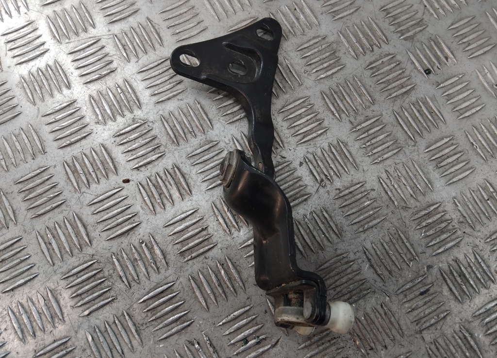 Ролик двери сдвижной верхний