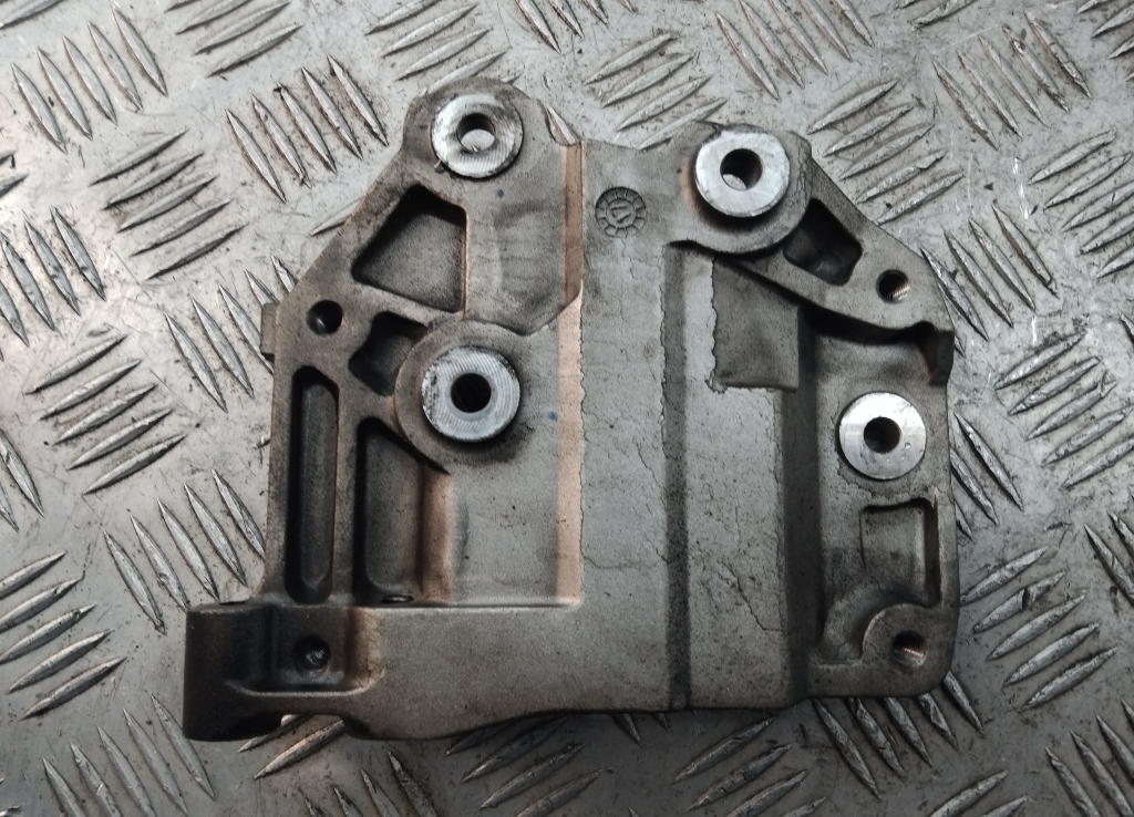 Кронштейн кондиционера