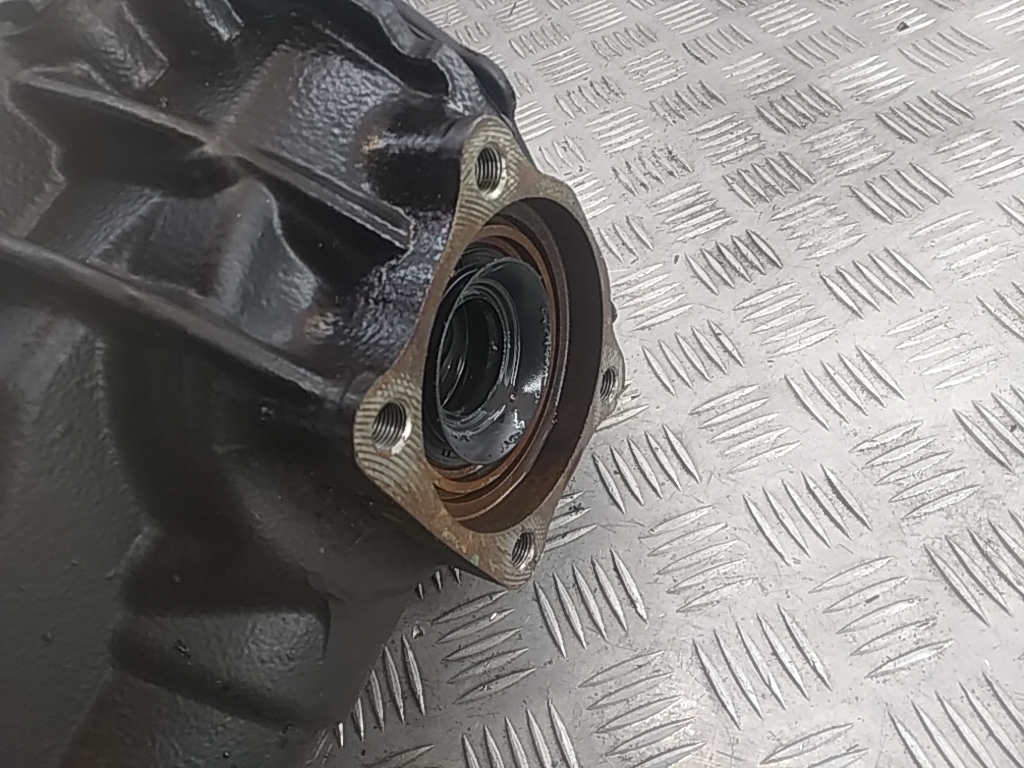 Редуктор переднего моста