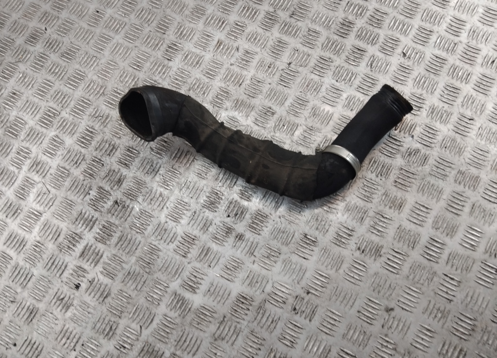 Патрубок интеркулера