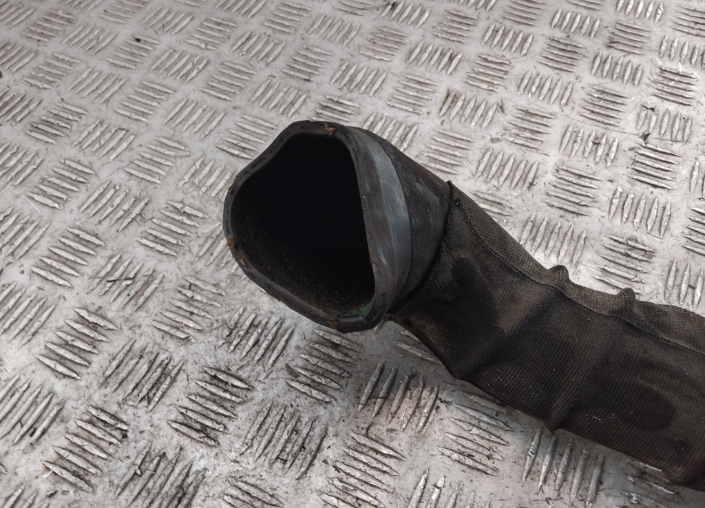 Патрубок интеркулера