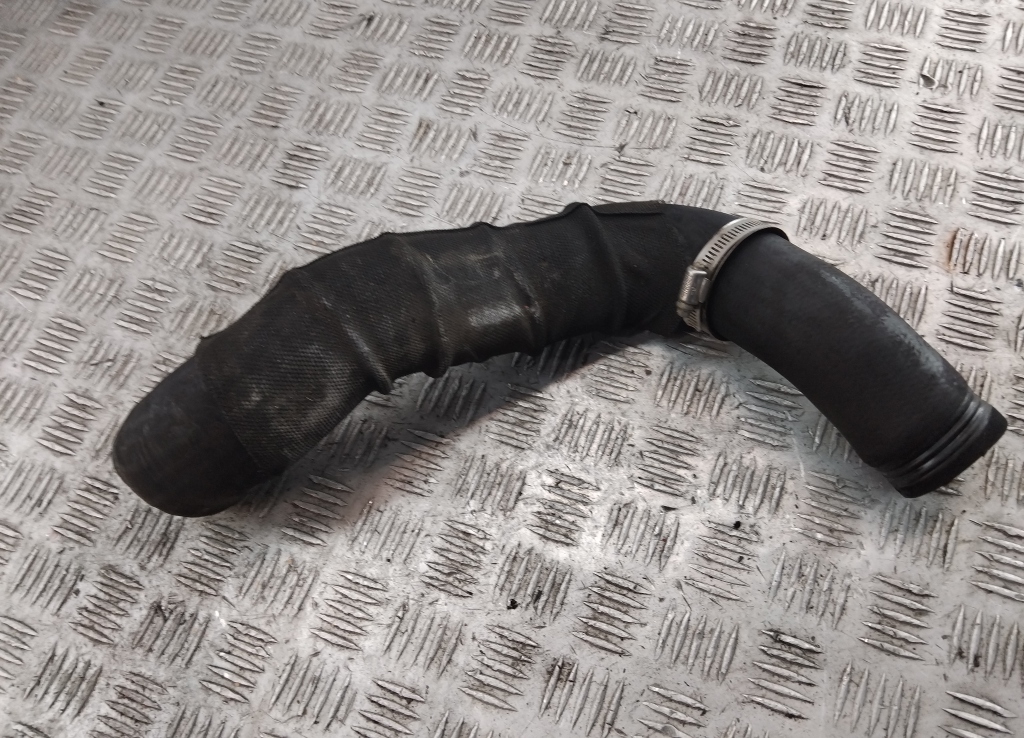 Патрубок интеркулера