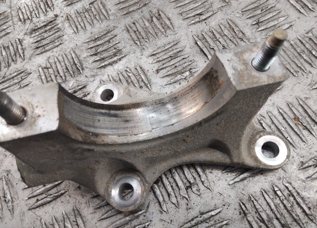 Кронштейн промежуточного вала