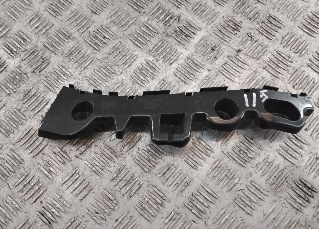 Кронштейн заднего бампера правый