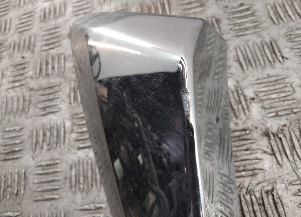 Накладка на решетку правая