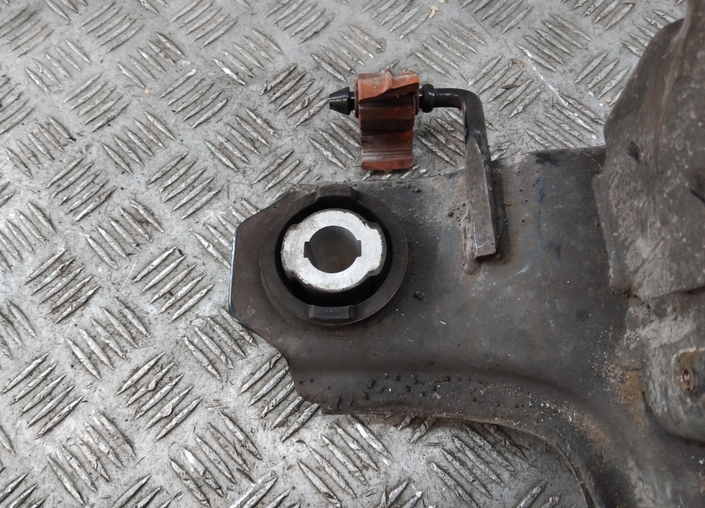 Балка задняя