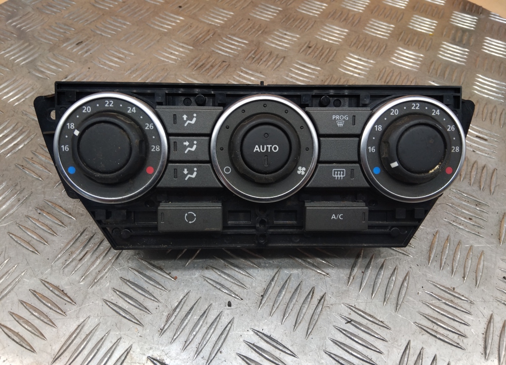 Блок управления климатической установкой