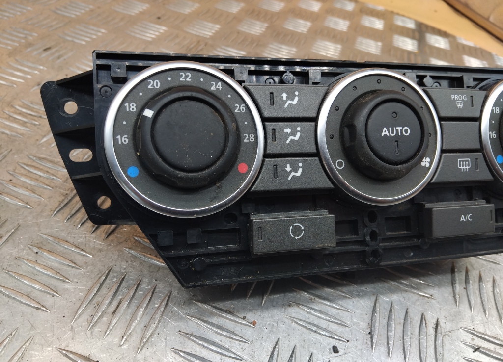 Блок управления климатической установкой