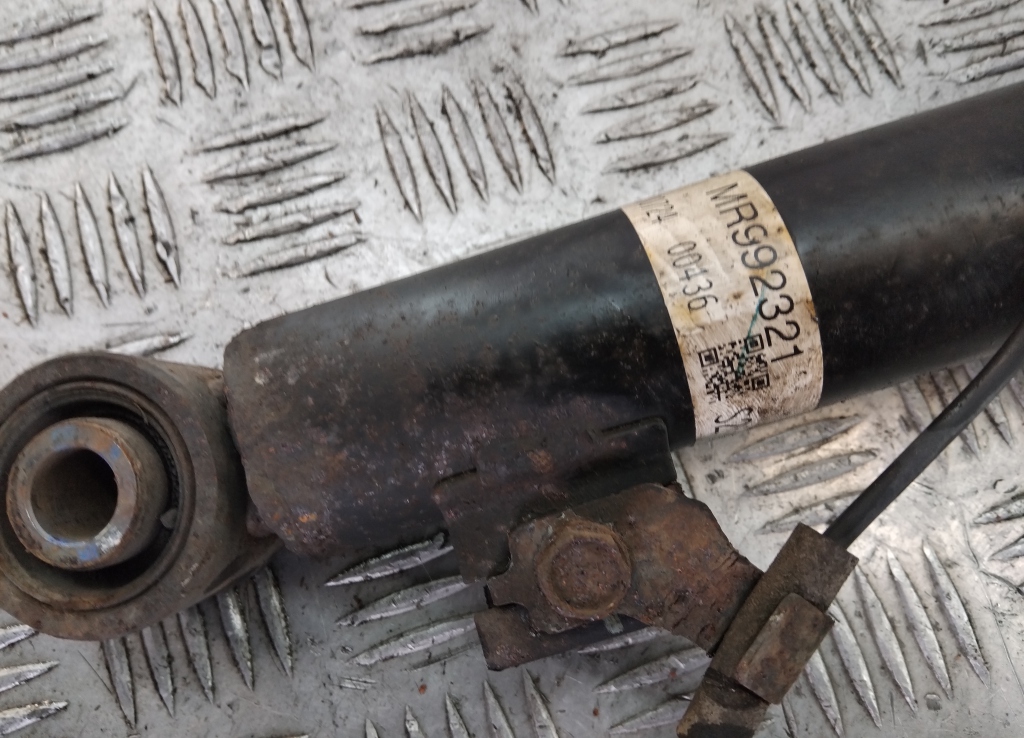 Амортизатор передний