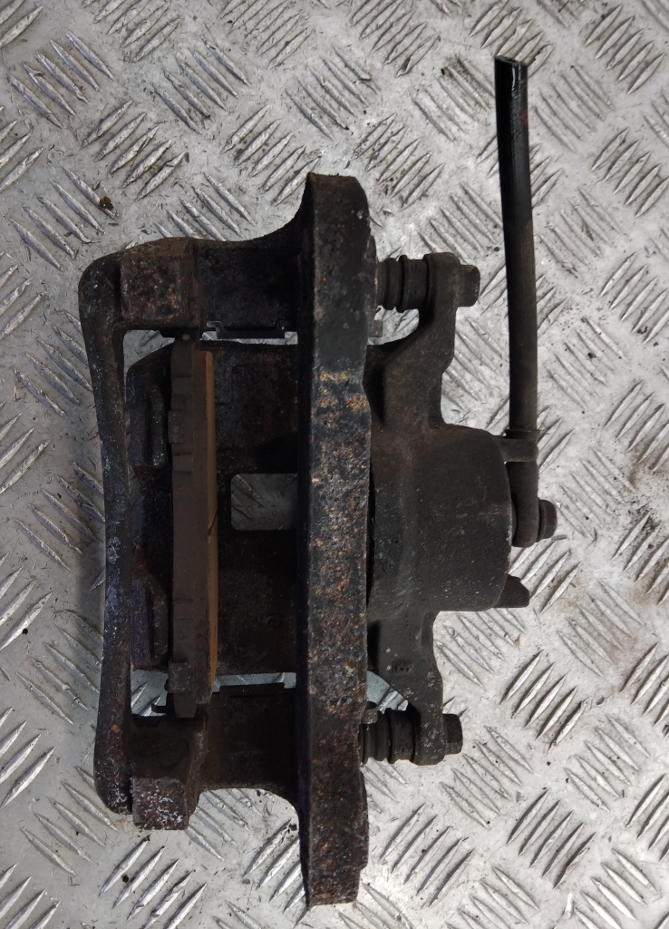 Суппорт передний правый