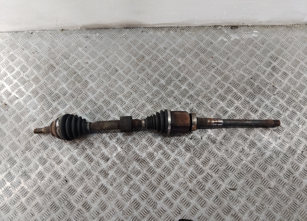 Полуось передняя правая