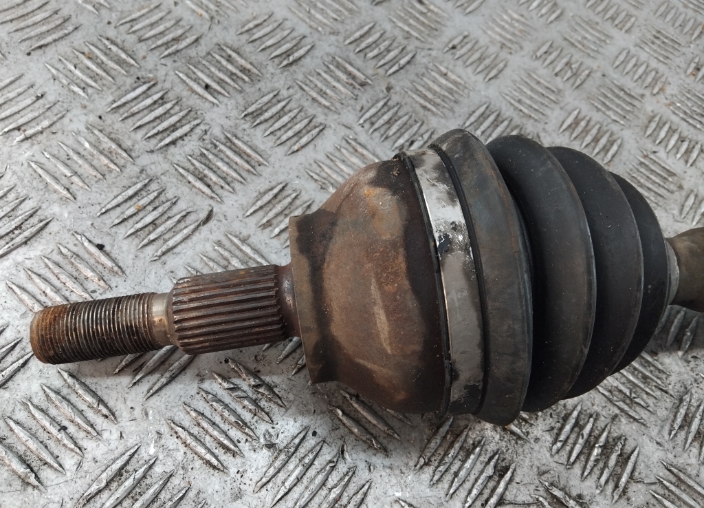 Полуось передняя правая